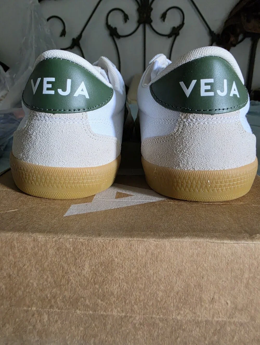 Veja FIRE! NIB! The Volley Canvas in White Cypress Natural. Sz W10/M8. R2S!